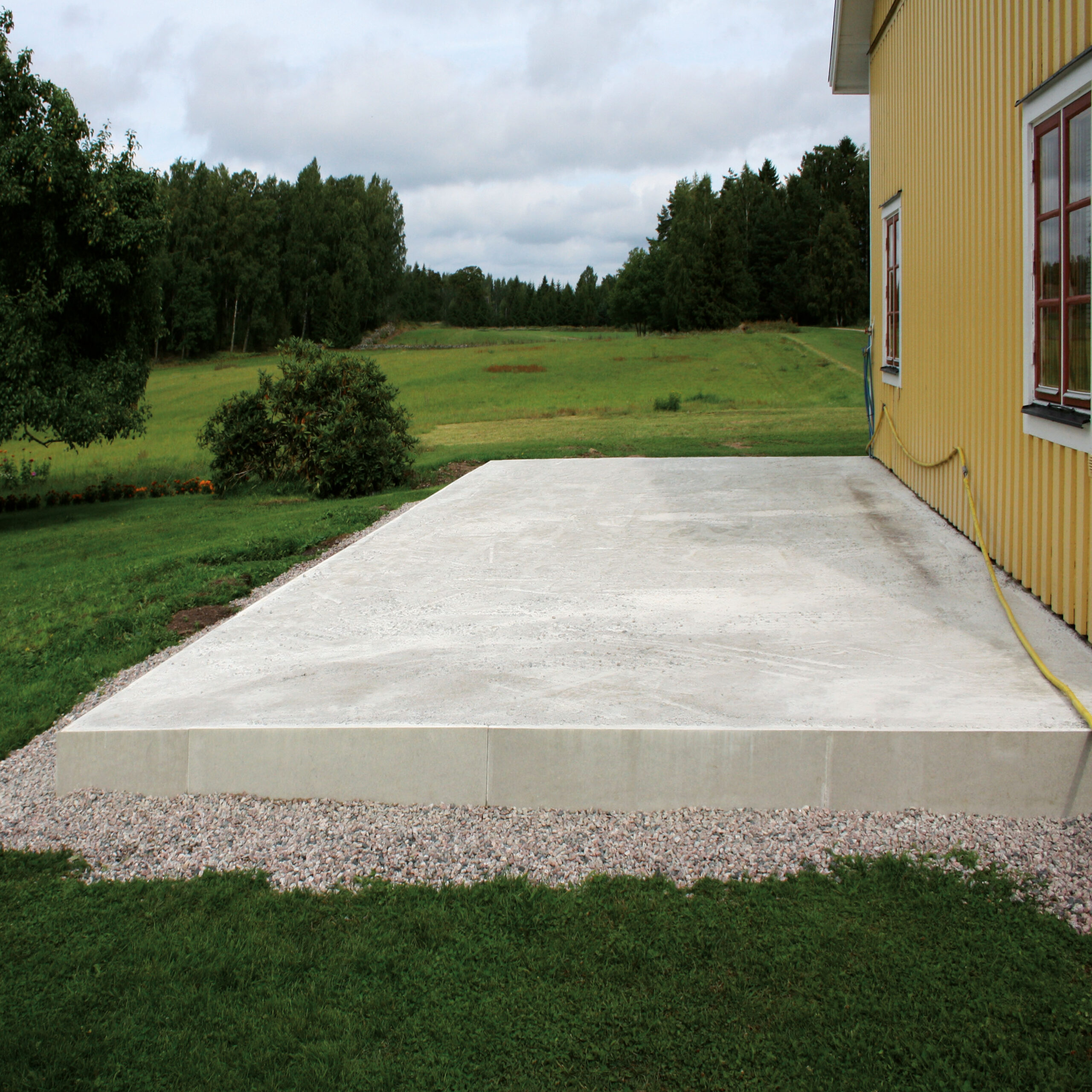 gjuten grund till uterum