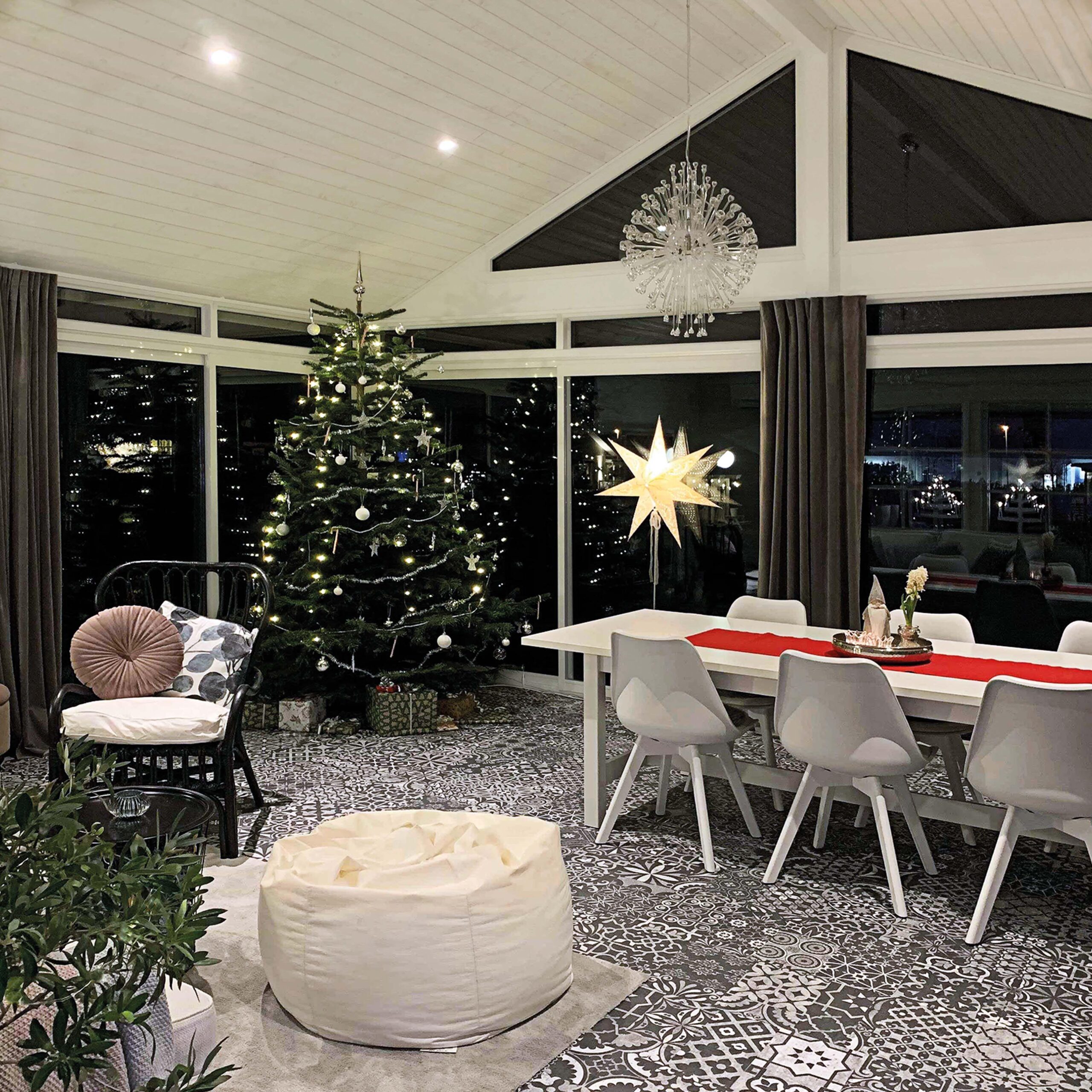 Förberedelser uterum - halle thermo sadeltak vinter miljöbild uterum